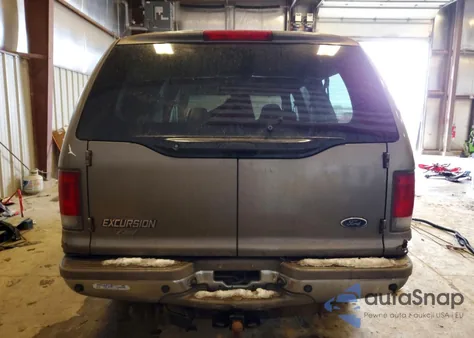 2002 Ford Excursion Limited z USA, uszkodzony, nr VIN 1FMSU43F42ED22775